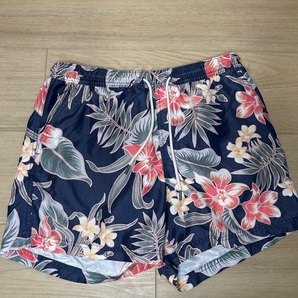 American Eagle Floral Hawaiian Swim Trunks